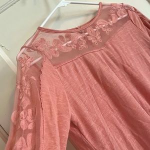 Small long sleeve top with lace detail